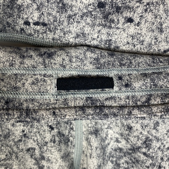 Lululemon speed up crop 21” luxtreme Antiqued Alpine white multi running - Picture 9 of 12